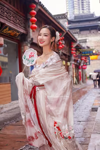 VGU No.70: Captivating East Asian Beauty in Traditional Attire with a Radiant Smile-2