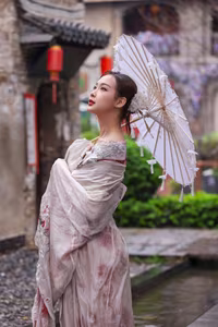 VGU No.70: Captivating East Asian Beauty in Traditional Attire with a Radiant Smile-7