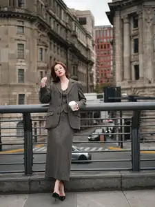 Truong Hoang Mai Anh: Chic Style, Captivating Aura at Shanghai Bund-5