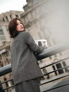 Truong Hoang Mai Anh: Chic Style, Captivating Aura at Shanghai Bund-4