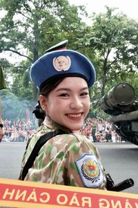 View Viral Blue Beret Female Soldier at Vietnam National Day Parade 2/9-7