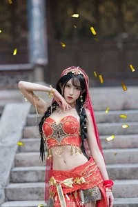 Stunning Traditional Cosplay by Streamer Futuaner: A Timeless Viral Look That Continues to Captivate Fans Worldwide-5