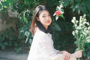 Fresh Spring Charm: Tong Tong in YiTuYu Vol.8644 Art Series Unveiled-17