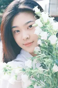 Fresh Spring Charm: Tong Tong in YiTuYu Vol.8644 Art Series Unveiled-24