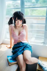 Coser Chunmomo's Dreamy Selfie Moments Part02: Captivating Beauty by the Window-7