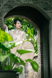 VGU No.157: The Grace of Traditional Vietnamese Ao Dai Blending with Ancient Cultural Heritage-1