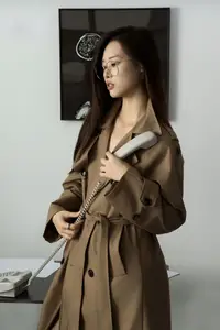 Chenaling_CL in YiTuYu Vol.8748: Elegant Office Chic with a Pensive Touch-6