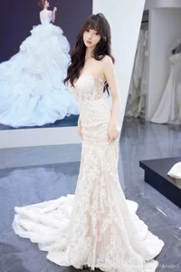 Sophisticated Allure: A Cinematic Visual Journey Into Yueer Yueer’s Timeless Elegance-3