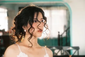 Cinematic Muse: The Timeless Elegance of Yi Zhi Qian Qian-4