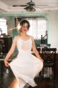 Cinematic Muse: The Timeless Elegance of Yi Zhi Qian Qian-13