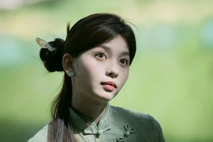 Elegant Modern Cheongsam Fashion by Qu Qi: YiTuYu Art Language Vol.9352 - A Stunning Collection of Fresh Qipao Style and Artistic Photography-11