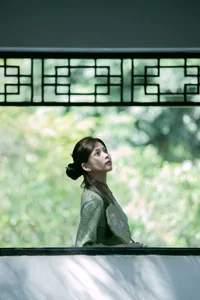 Elegant Modern Cheongsam Fashion by Qu Qi: YiTuYu Art Language Vol.9352 - A Stunning Collection of Fresh Qipao Style and Artistic Photography-4