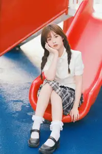 Pao Fu Xiao Fang's Radiant Youth: School Uniform at Dynamic Playground | YiTuYu Vol.8569-19