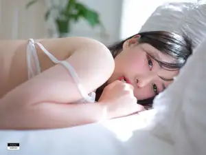 LE LERB-130A Park Star: Alluring Purity in a Private Moment-5