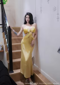 Xiao Na Bi XiuRen No.10395: Alluring Elegance on the Stairs - A Captivating Photoshoot-4