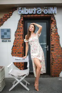 YiTuYu Vol.8812: She Mi Tuo Wa – Russian Model's Graceful Presence at Mio Studio-0