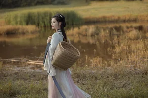 Ethereal Portrait Photography: Shiba Yue in Art Language Vol.9130 – Elegant and Dreamy Fine Art Visuals for Creative Inspiration-1