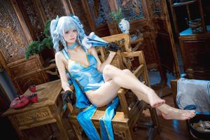 Coser Jiu Qi Miao as Cui Que Mei: Alluring Blue Fantasy Cosplay Unveiled-16