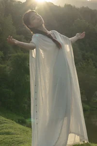 Elegant Portrait Photography: Art Language Vol.9327 Featuring Ya – Minimalist Aesthetic and Serene Lifestyle Inspiration for Modern Creatives-1