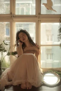 Ethereal Muse: Yao Pang Pang’s Dreamy Art Language-22