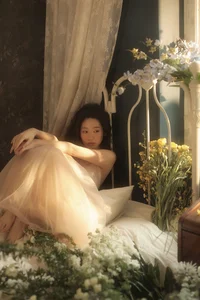 Ethereal Muse: Yao Pang Pang’s Dreamy Art Language-18