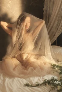 Ethereal Muse: Yao Pang Pang’s Dreamy Art Language-5