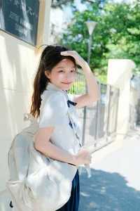 Artistic Portrait Photography: Elegant Side Profile Aesthetics in YiTuYu Art Language Vol.9333 featuring Model Ai Pai Ce Lian De Xiao Xiang-1