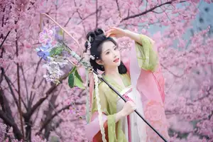 East Asian Beauty: Tu Ya W in Elegant Hanfu Amidst Spring Cherry Blossoms | YiTuYu Vol.8636-2