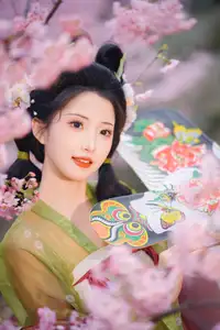 East Asian Beauty: Tu Ya W in Elegant Hanfu Amidst Spring Cherry Blossoms | YiTuYu Vol.8636-1