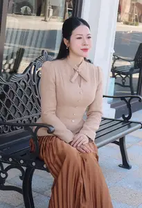 Discovering Elegant Beauty with a Radiant Smile: A Captivating Fashion Style that Turns Heads.-1