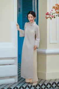 Elegant White Modern Ao Dai: A Timeless Vietnamese Tradition for Minimalist Street Style and Cultural Travel Inspiration-3