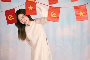 Hot girl Linh Kul in traditional Ao Dai with Vietnamese flag shares beautiful peace message for National Day 2/9-7