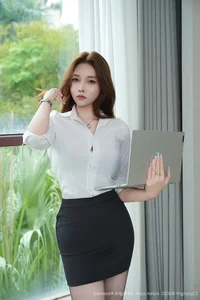 Elegant Lifestyle Photography Featuring Xiao Na Bi: XiuRen No.10898 Collection of Modern Style and Sophistication-35