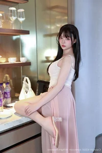 Elegant Portraiture Featuring Long Straight Black Hair: XiuRen No.10746 Soft Emotion Collection-1