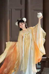 Enchanting Hanfu Elegance: Yi Zhi Nian Gao Jing shines in the artistic YiTuYu Vol.8661 photoshoot-0