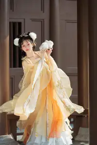 Enchanting Hanfu Elegance: Yi Zhi Nian Gao Jing shines in the artistic YiTuYu Vol.8661 photoshoot-14