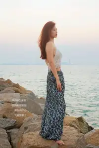 YiTuYu Vol.8725 Chenaling_CL: Captivating Asian Muse in a Dreamy Sunset Glow-7
