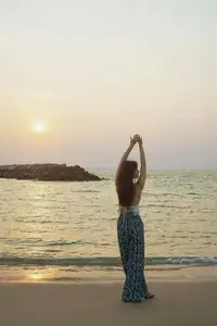 YiTuYu Vol.8725 Chenaling_CL: Captivating Asian Muse in a Dreamy Sunset Glow-5