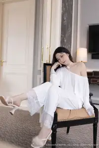 XiuRen No.10445: Yu Zi Jiang Fish – Serene Elegance in Delicate Loungewear-6