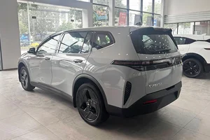 First Look at the New VinFast VF MPV 7: A Stylish and Versatile Electric Multi-Purpose Vehicle for Modern Families-5