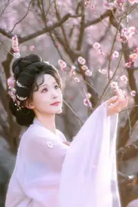 Ethereal Hanfu Beauty: Rui Rui Cai Bu Shi Cai Gou Shines in YiTuYu Vol.8619-5