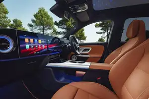 Discover the 2026 Mercedes-Benz GLB: A 7-Seater Electric SUV Conquering Snowy Peaks with an Impressive 630km Range.-8