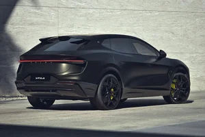 Lotus Eletre PHEV 939HP: The Ultimate Fusion of Power and Futuristic Design-6