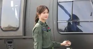 Stunning Female Military Pilot Captivates Viewers with Fairy-like Beauty-3
