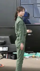 Stunning Female Military Pilot Captivates Viewers with Fairy-like Beauty-6