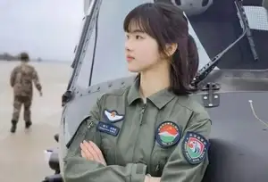 Stunning Female Military Pilot Captivates Viewers with Fairy-like Beauty-2