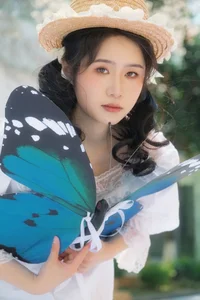 YiTuYu Art Language Vol.9220: Stunning Portrait Photography Featuring Nan Nan in a Vibrant Spring-Inspired Aesthetic Collection-3