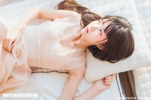 MTYH Vol.226 Girl by the Window: Serene Beauty in Soft Morning Light-22