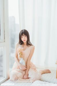 MTYH Vol.226 Girl by the Window: Serene Beauty in Soft Morning Light-12