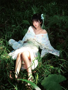 Elegant Outdoor Kimono Photography: Xiao Xin Yi Yi in YiTuYu Art Language Vol.9216 Aesthetic Portrait Collection-10